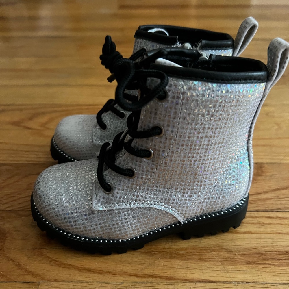 Girls glitter boots size 6 (toddler)